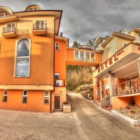 Anna Hotel 3*