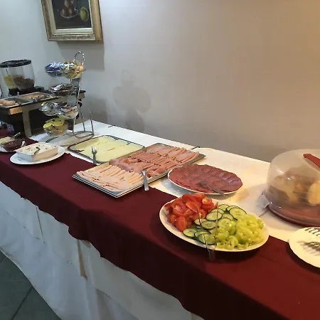 维拉安娜酒店 3*