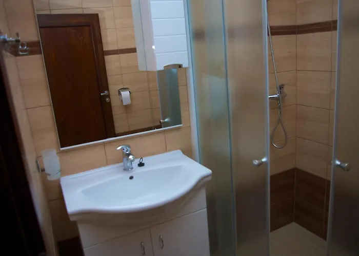 Anna Hotel 3*